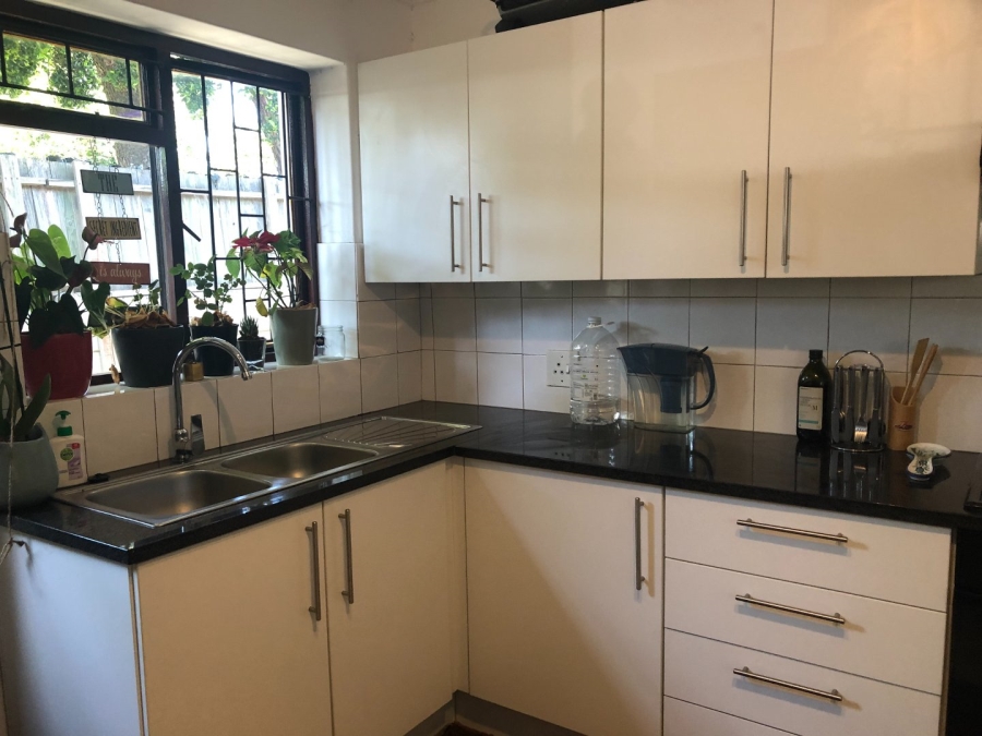 To Let 3 Bedroom Property for Rent in Claremont Western Cape